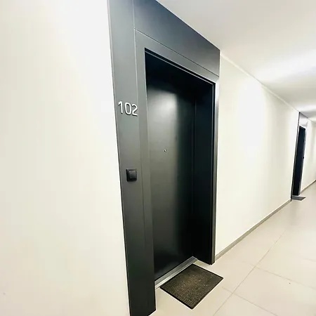 Apartment Male Garbary 8 *